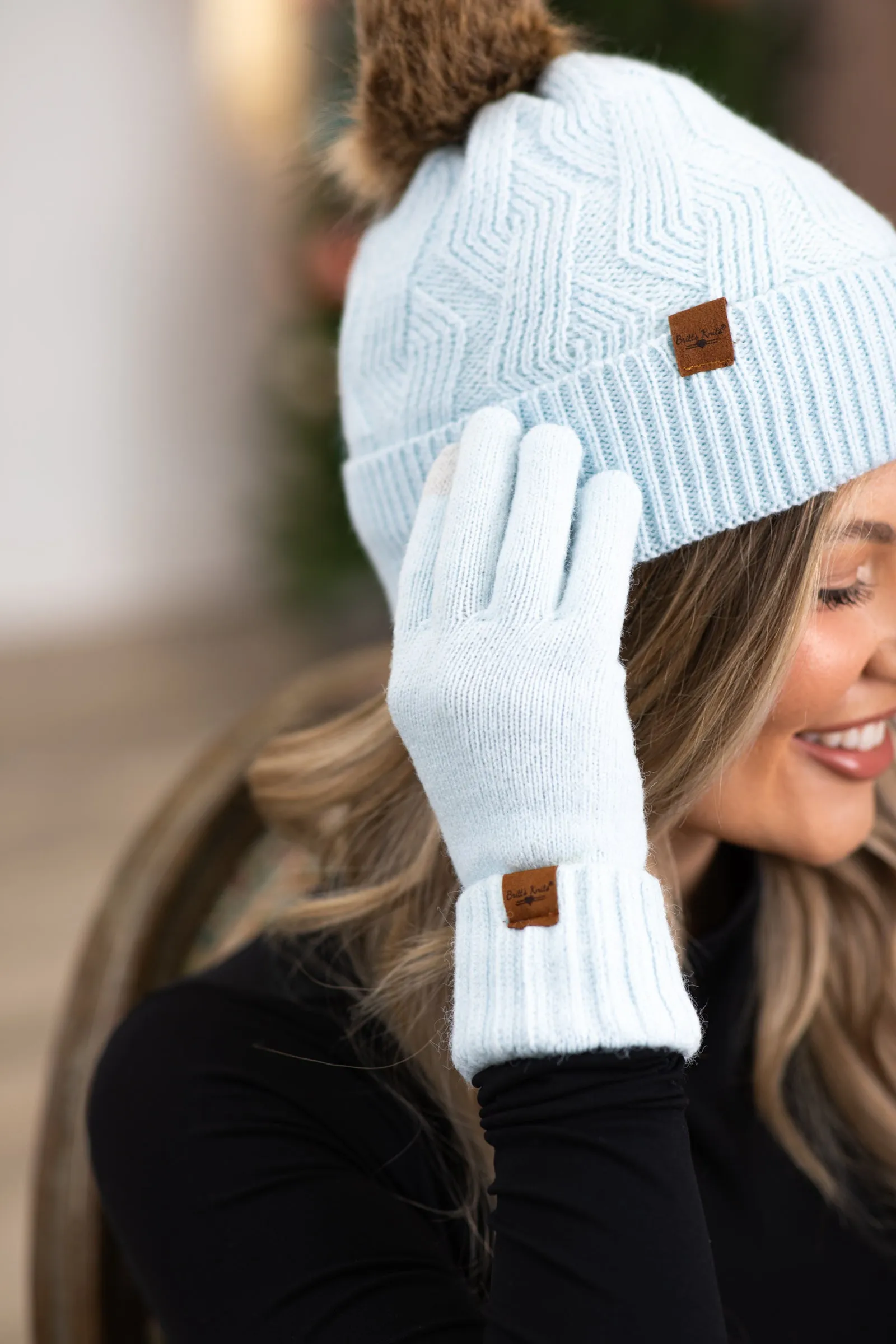 Baby Blue Gloves With Tech Fingertips